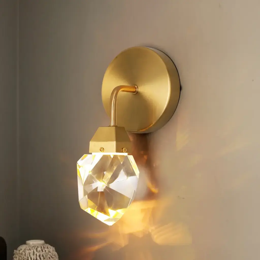 Modern Luxury Brass LED Wall Faceted Crystal Shade Contemporary Design Warm White STBD-01